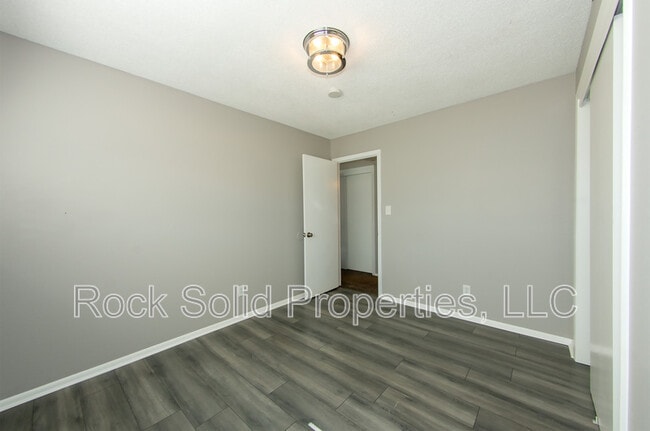 Building Photo - 5450 Atlantic Dr