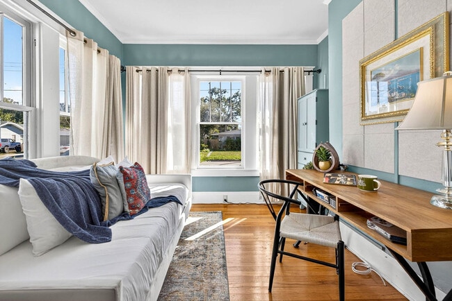 Building Photo - 3321 W San Juan St