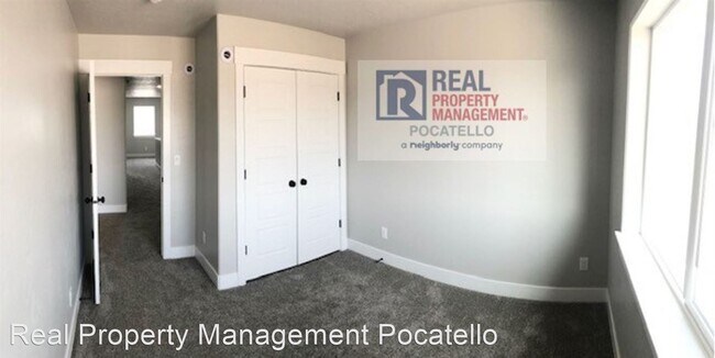 Building Photo - 3 br, 2.5 bath House - 169 Park Lawn #8