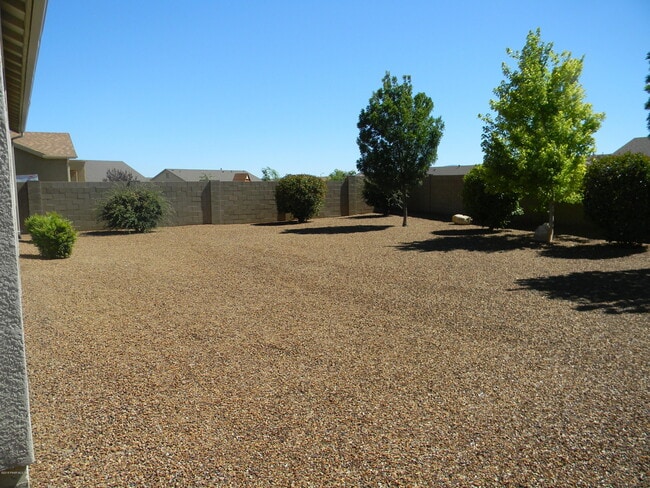 Building Photo - 3975 N Gower Dr