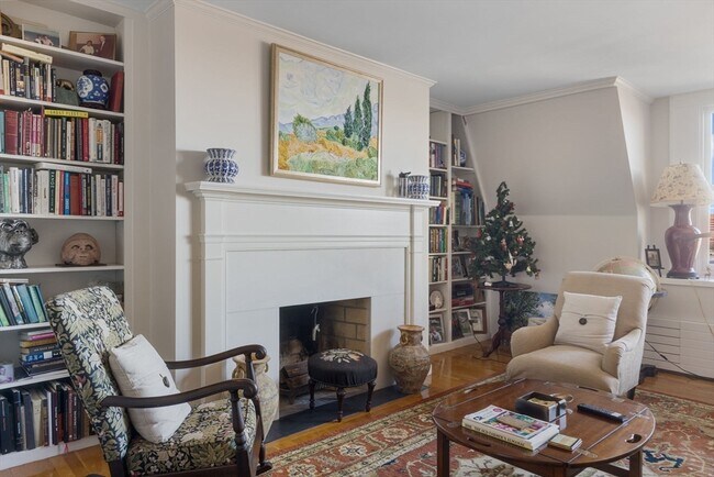 Building Photo - 122 Beacon St