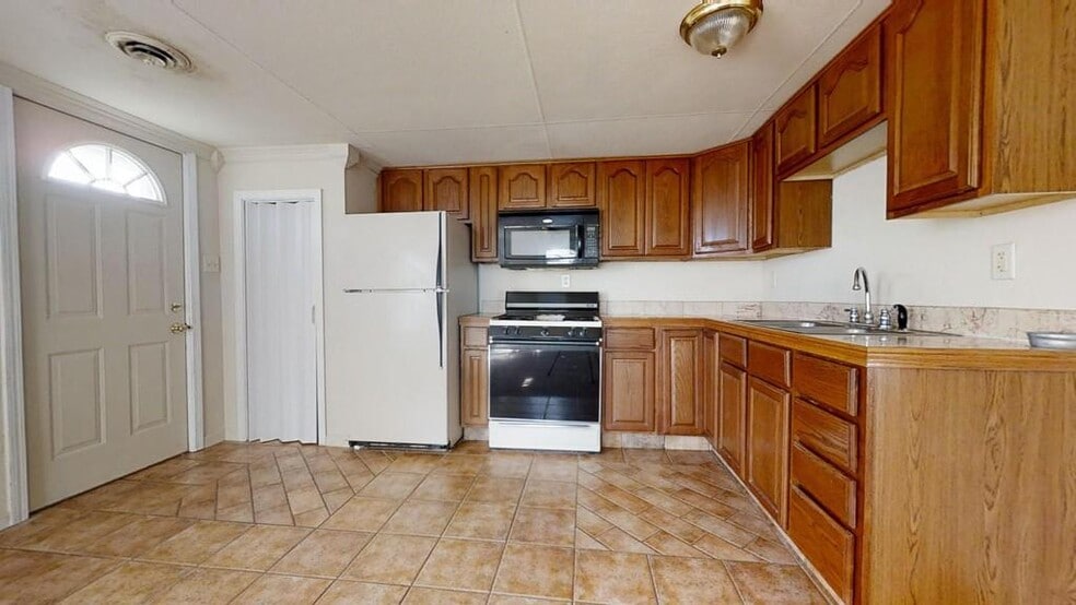 Building Photo - 103 Eads St