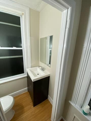 Building Photo - Second Ave