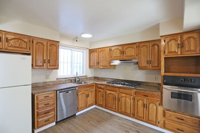 Building Photo - 7221 Geary Blvd