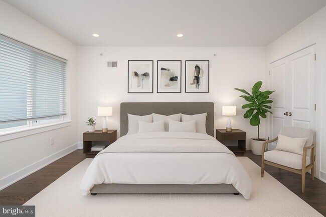 Building Photo - 1022 S 2nd St