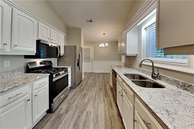 Building Photo - 213 Brolley Woods Dr