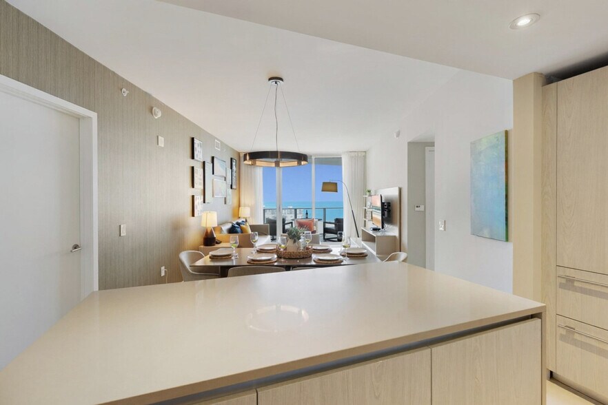 Building Photo - 4111 S Ocean Dr