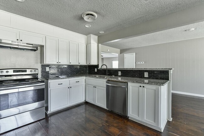 Building Photo - 4-Bedroom Home in the Heart of Killeen