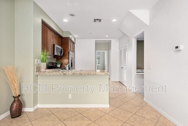 Building Photo - 315 Silk Tree