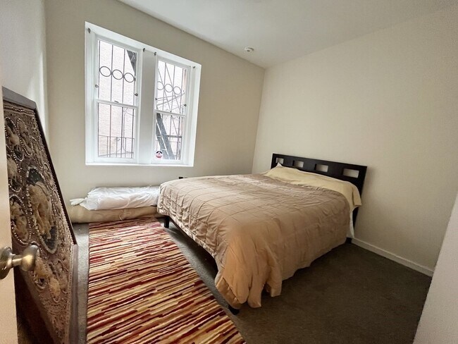 Building Photo - 2A Wellington St