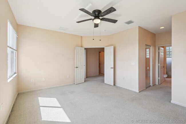 Building Photo - 2584 Stockbridge Square SW