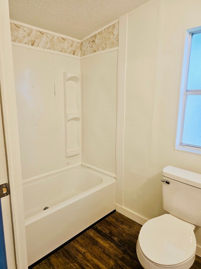 Building Photo - 3913 Carlyss Dr