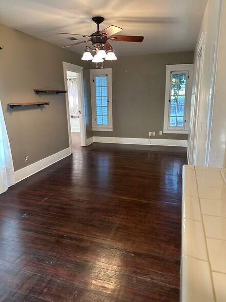 Building Photo - 325 E Colorado Blvd