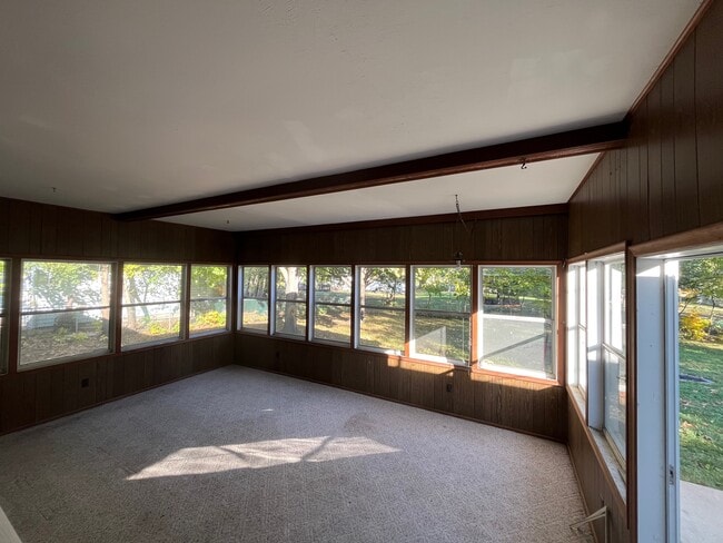 Building Photo - 10441 York Ave S