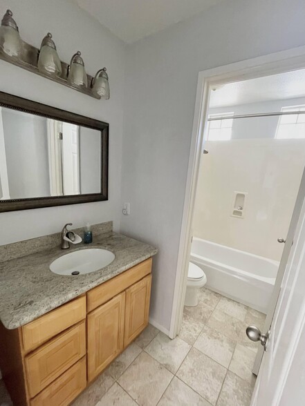 Full Bathroom - 25521 Conley Downs Dr