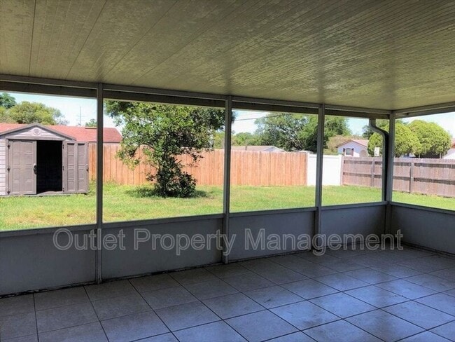 Building Photo - 700 Trailwood Dr