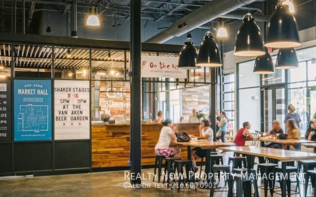 Building Photo - 3638 Glencairn Rd