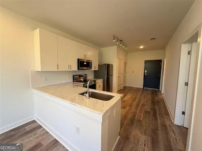 Building Photo - 525 Parkway Dr NE