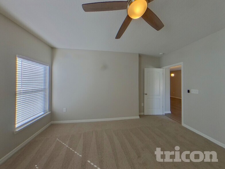 Building Photo - 11120 High Noon Trl