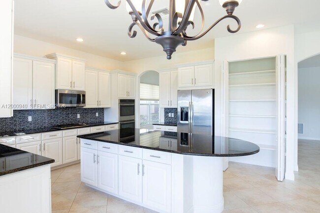 Building Photo - 8630 Lakeside Bnd