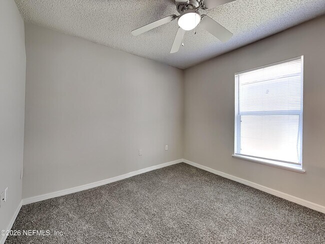 Building Photo - 6637 Gentle Oaks Dr E