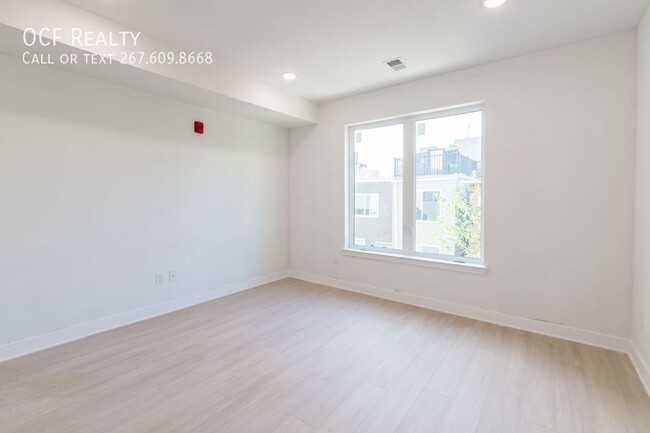 Building Photo - Three Bed Brewerytown  Apartment