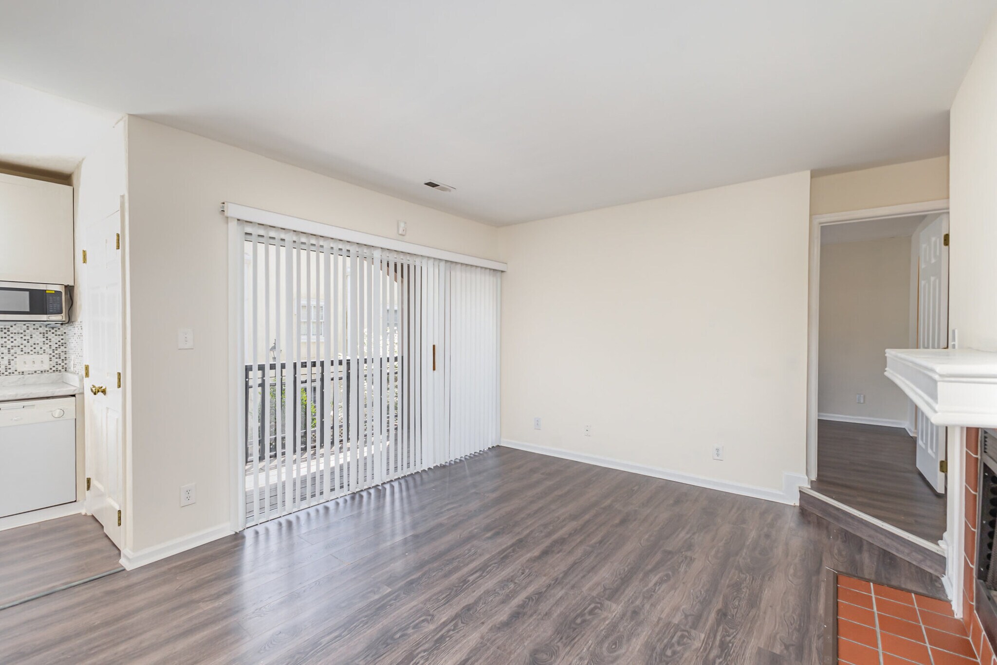 Building Photo - 1101 E Morehead St