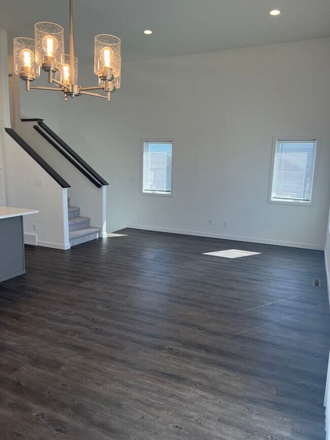 Building Photo - New 3 bedroom/2 bathroom house