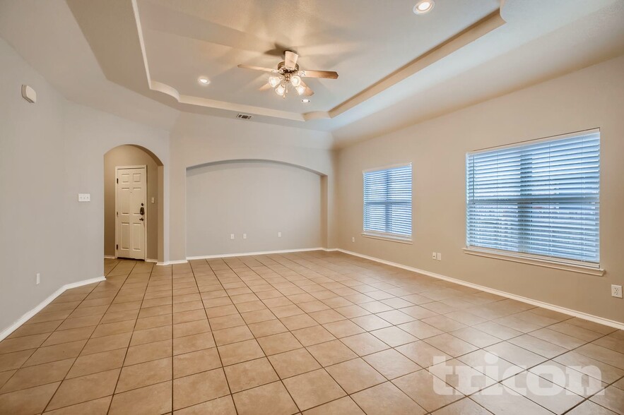 Building Photo - 5626 Cross Pond