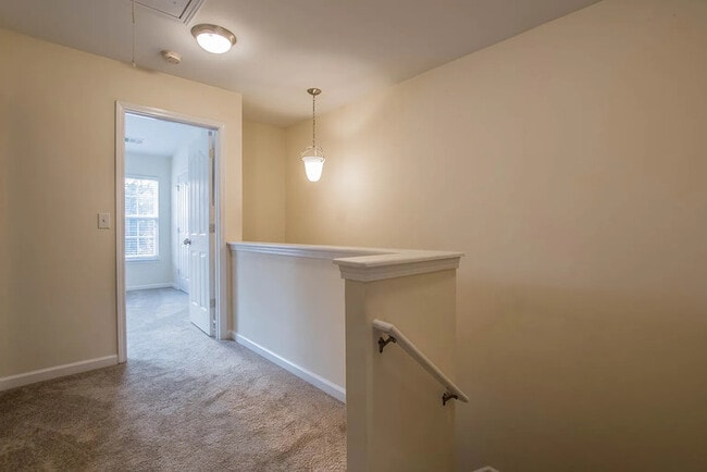 Building Photo - 303 Huck Ct