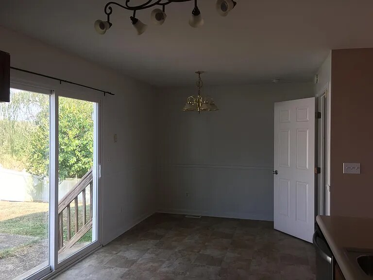 Building Photo - 6909 Brook Bend Way