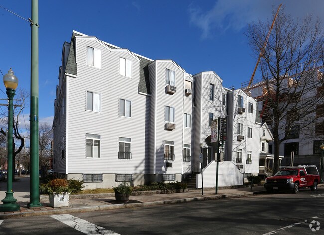 Building Photo - 1263 Chapel St