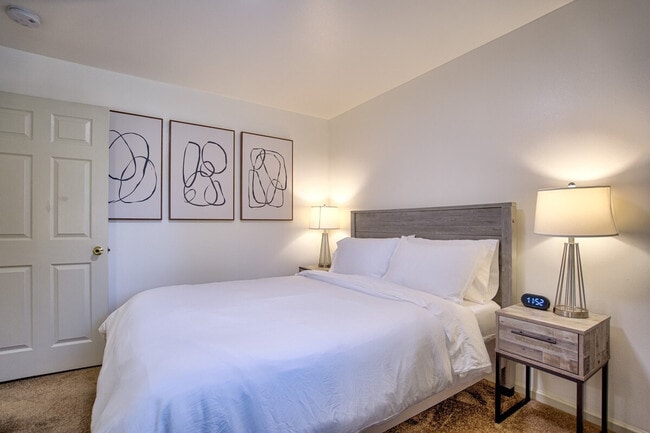 Building Photo - 23 Craig Ave