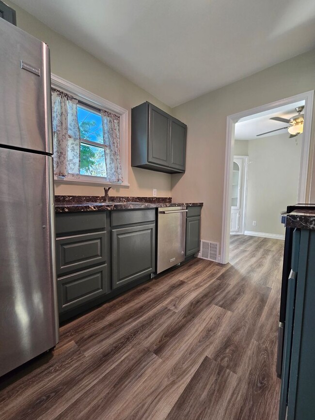 Building Photo - Adorable Centrally Located, Renovated Home...