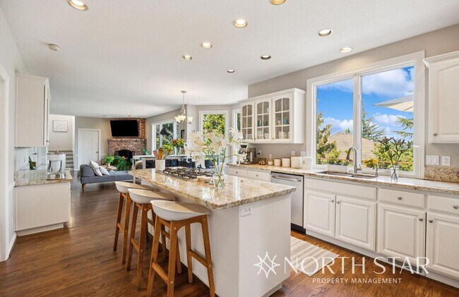 Building Photo - Beautiful Home with Mountain Views in the ...