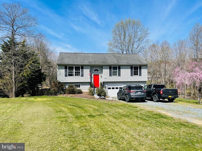 Building Photo - 121 Hilda Dr