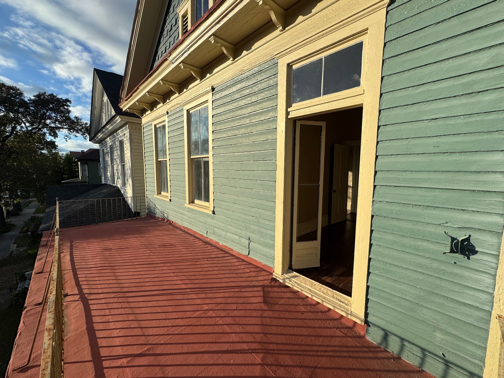 Front porch - 126 E 39th St