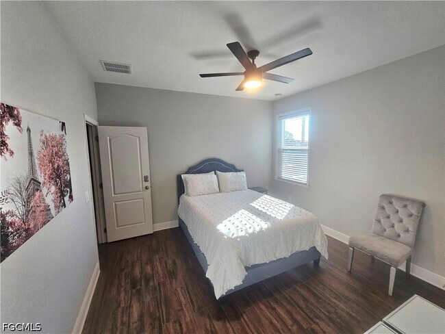 Building Photo - 1919 SW 26th Terrace