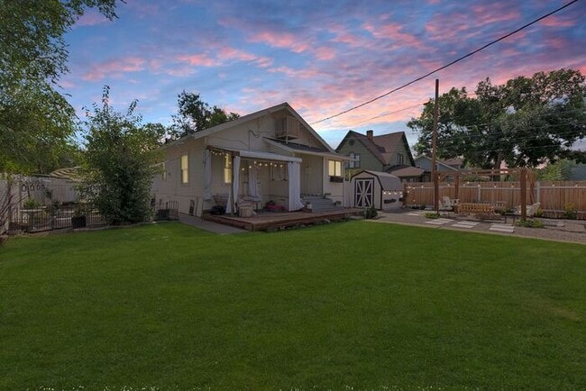 Building Photo - Elegant 1BR Basement Suite in Downtown His...