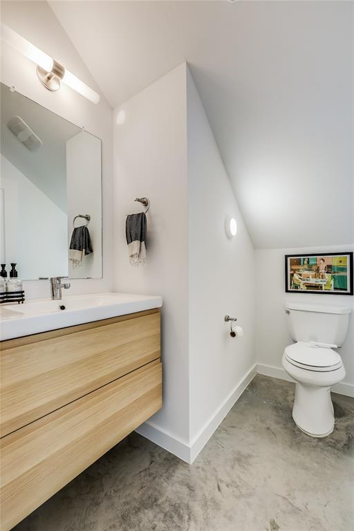 Building Photo - 2709 E 14th St