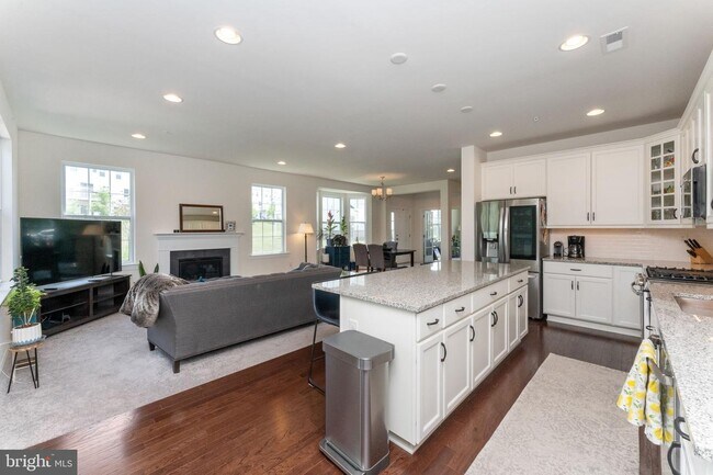 Building Photo - 148 Woodwinds Dr