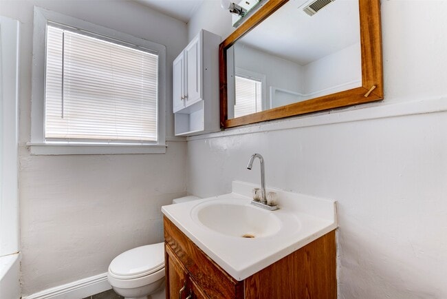 Building Photo - 1209 Cabell St