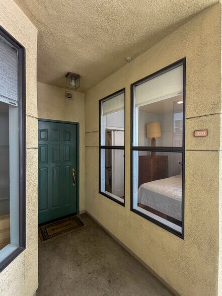 Building Photo - 425 E Ocean Blvd