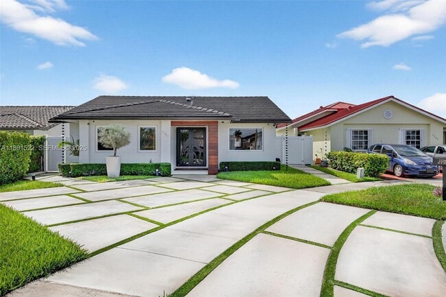 Building Photo - 13280 SW 39th Terrace