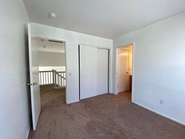 Building Photo - Large Four Bed, Three Bath Home with a Pool