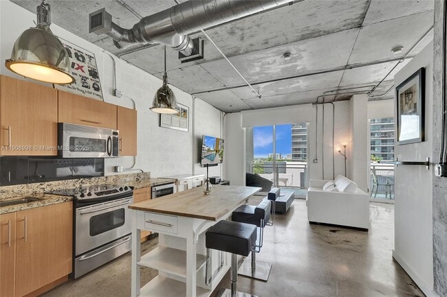 Building Photo - 444 NE 30th St