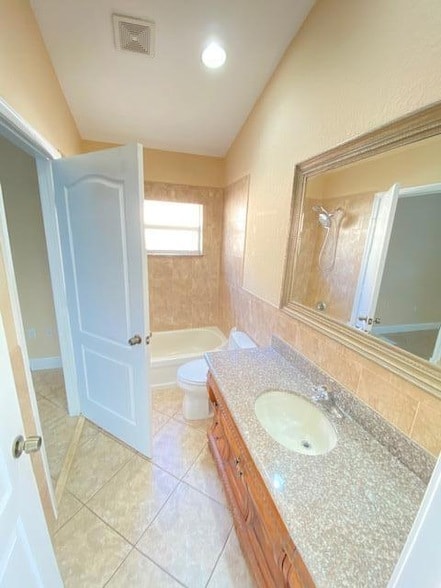 Building Photo - 4828 Cambridge St