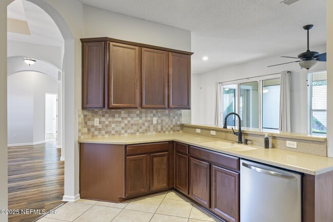 Building Photo - 14390 Millhopper Rd