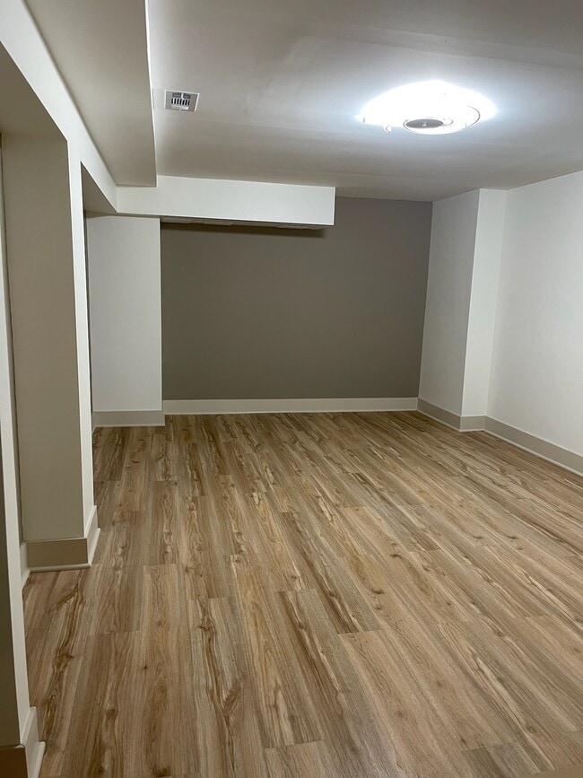 Building Photo - 4243 W Haddon Ave