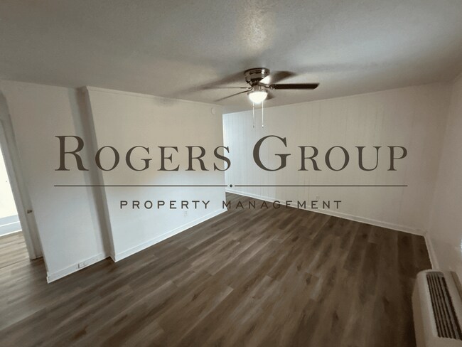 Building Photo - #450 - 807-809 Hughes St Duplex